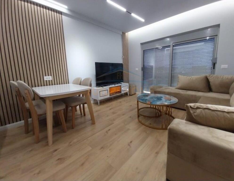 Qira, Apartament 1+1, Unaza e Re, prane Vila L, Tirane