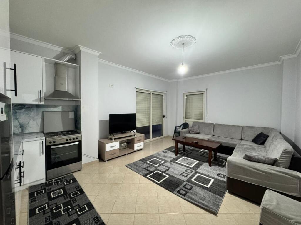 Jepet me qira apartament 1+1,Plazh Rrota e Kuqe,Durres