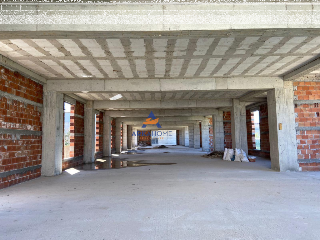 WAREHOUSE FOR RENT 2,000 M² BUILDING "KAMEZ" 8000 EURO