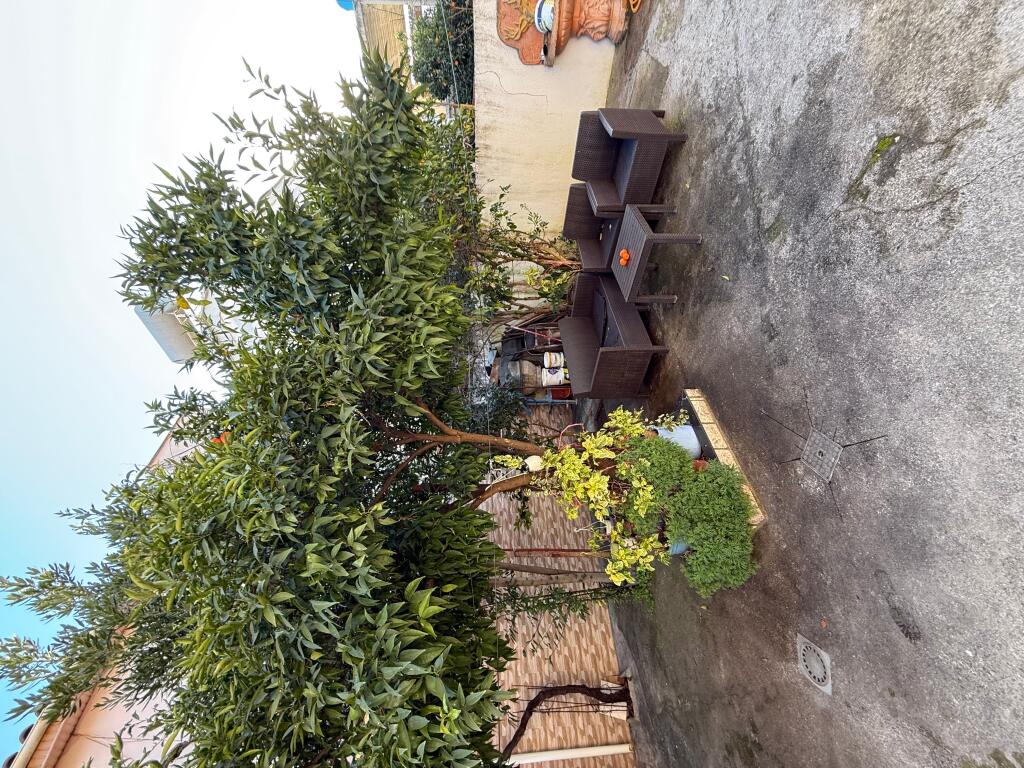 Jepet vile 2 katshe me qera