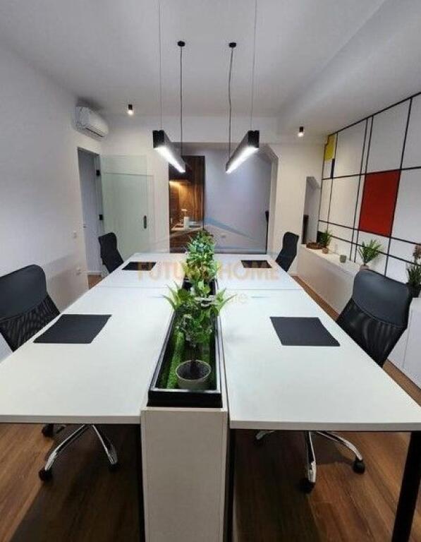 Affitto, Spazio ufficio, Square 21, Via Kavaja, Tirana !