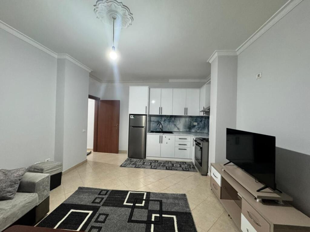 Jepet me qira apartament 1+1,Plazh Rrota e Kuqe,Durres