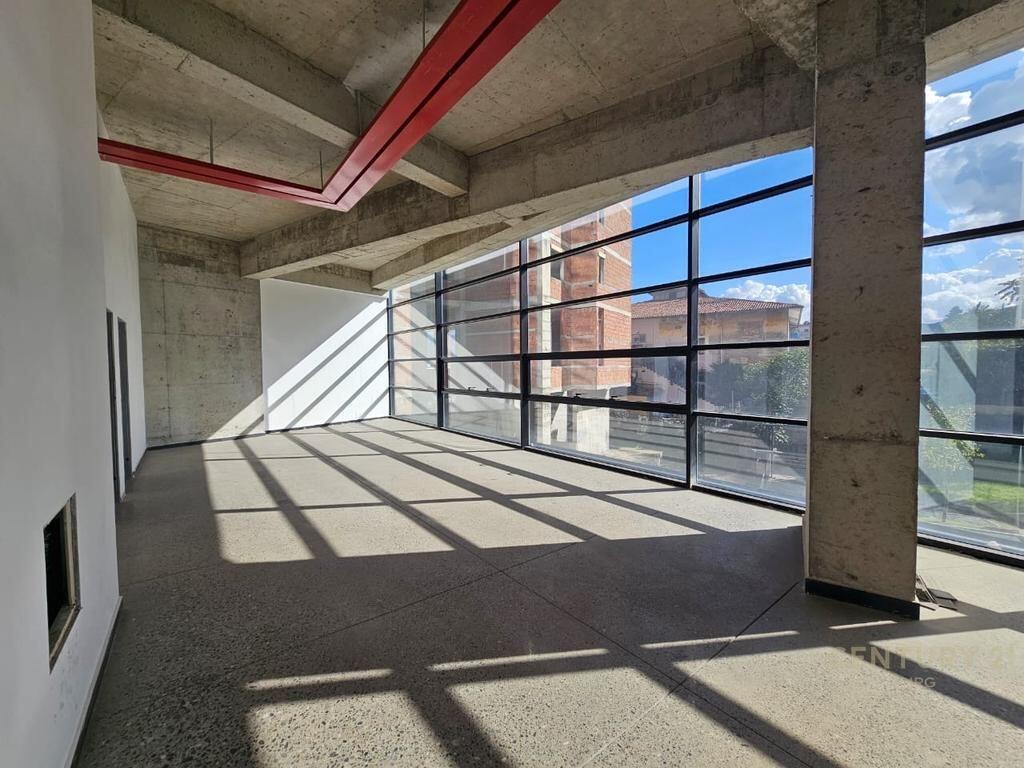 10-Storey Building for Rent on Kavaja Street – 4,500 m² Construction