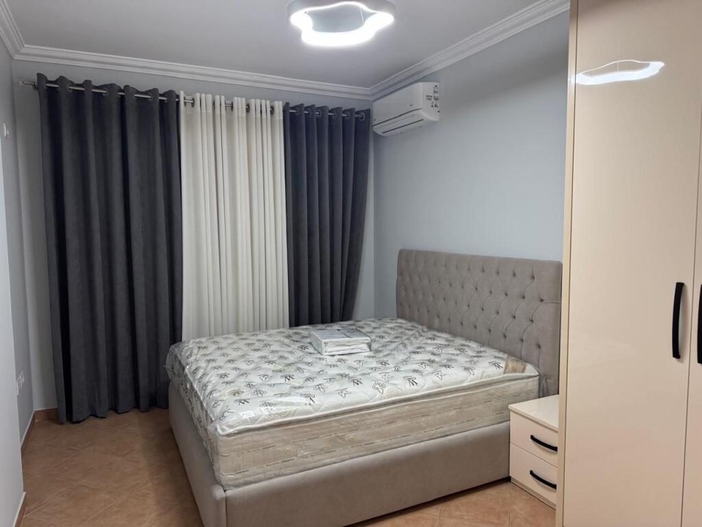 JEPET ME QERA APARTAMENT 2+1 📍 Rruga e Kavajës – pas Kishës