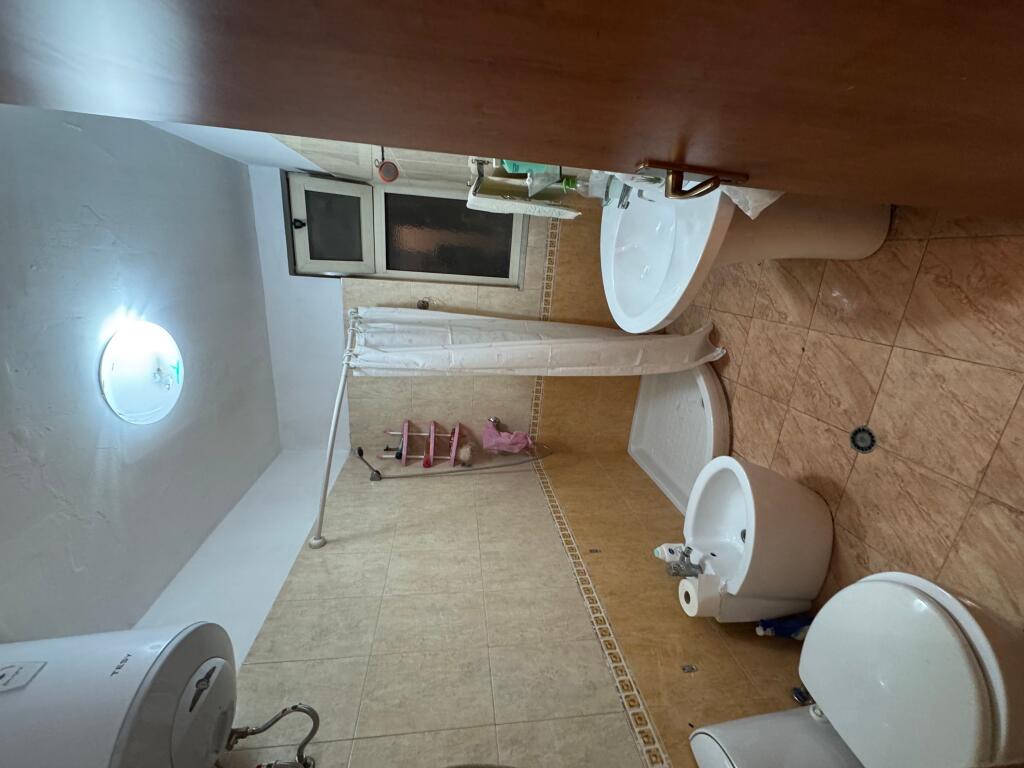 Apartment 2+1+2 for rent – Myslym Shyr  Apartment 2+1+2 for rent, 4th floor, in a building with elevator. Located in the Myslym Shyr area, opposite the Police Directorate.  💶 Price: 600 € (non-negotiable)