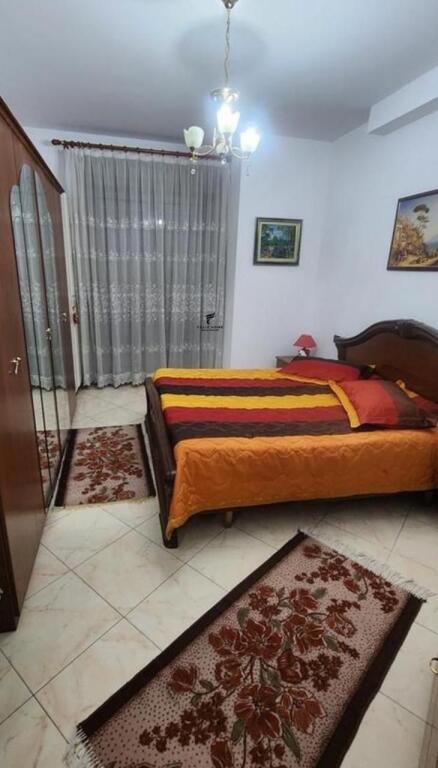 APARTAMENT ME QERA 1+1 QENDER 70.000 LEKE