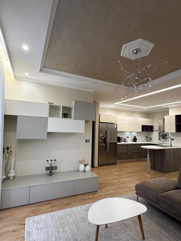 Shitet Apartament 3+1+2 lagja 12 durres