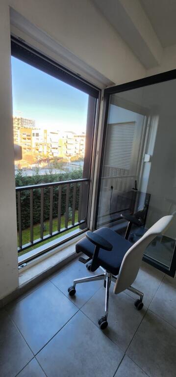 🟢 OKAZION - ZYRË E KOMPLETUAR ME QIRA (SHARED OFFICE)