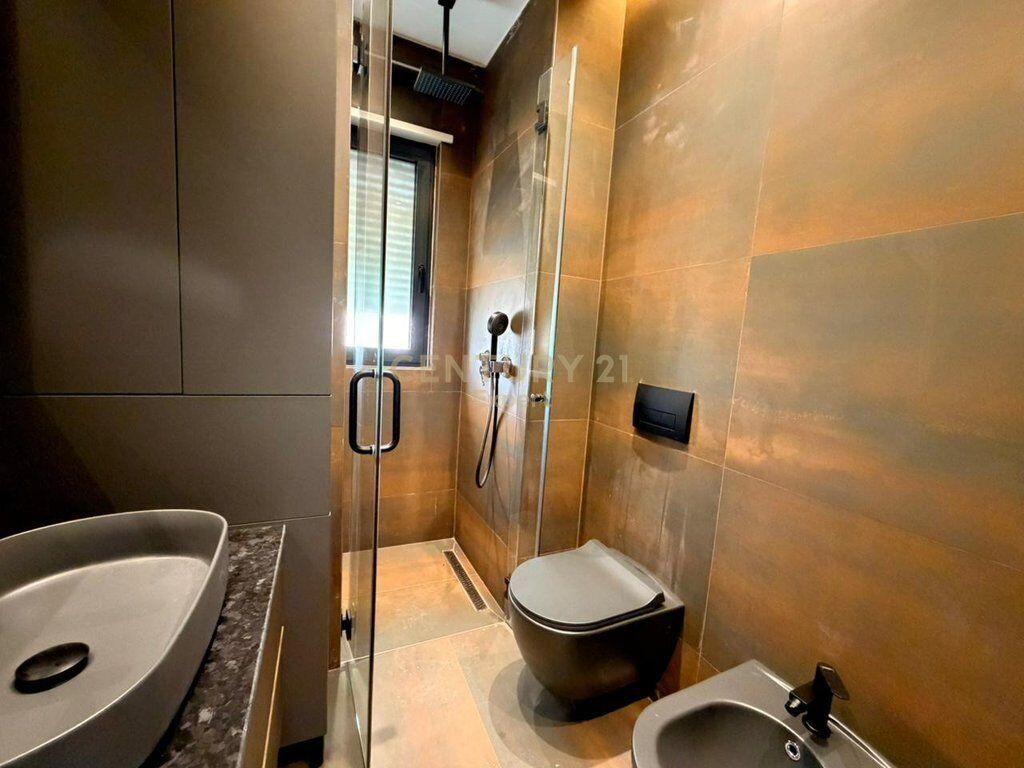 Apartament 2+1+2+Parkim Rruga e Durresit