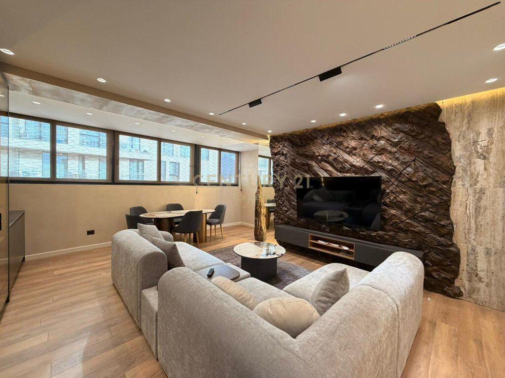 Apartament 2+1+2+Parkim Rruga e Durresit