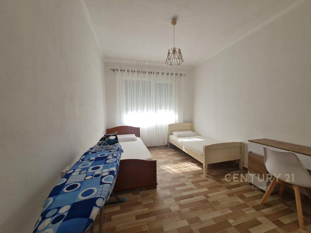 We rent out a 2+1 apartment, opposite the school “Zonja e Këshillit të Mirë” !!