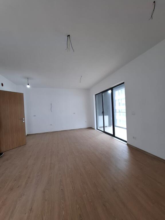 5 Maji Shitet Apartament 2+1+2