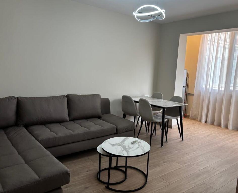 Apartament 2+1 pas shkolles Mihal Grameno!