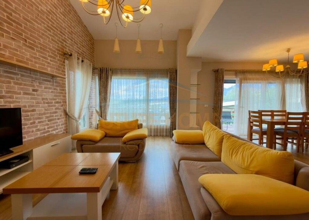 Rent, Apartment 3+1+2+2 Parking Spaces