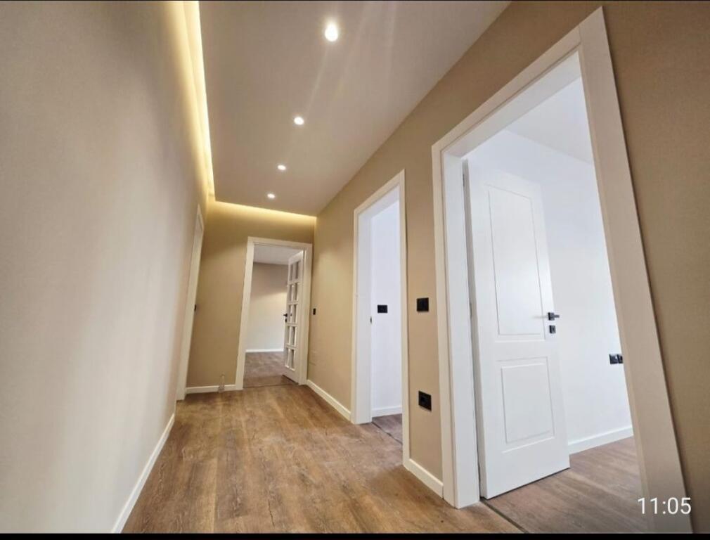 COMMUNE OF PARIS, we sell a super apartment 2+1+2.