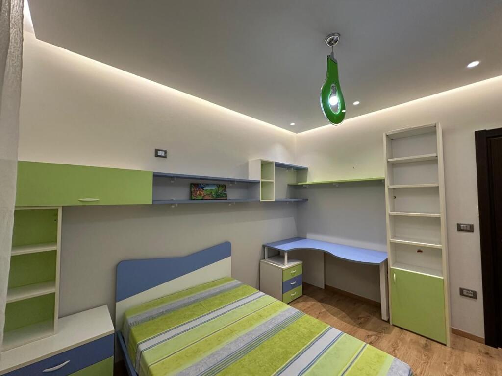 Shitet Apartament 3+1+2 lagja 12 durres