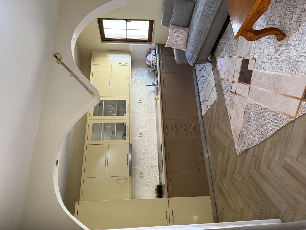 Jepet vile 2 katshe me qera