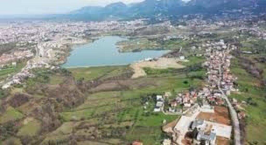 Land for sale 2,700 m² in Farkë, opposite Lundra.