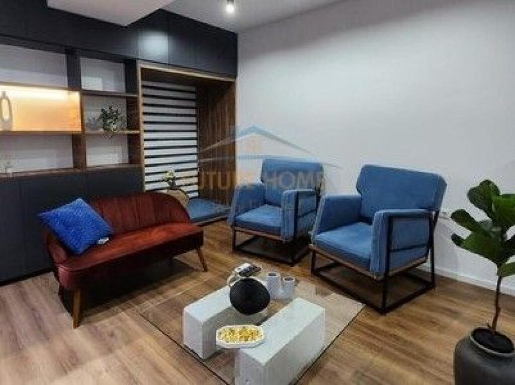 Qera, Ambient zyre,Square 21, Rruga e Kavajes, Tirane !