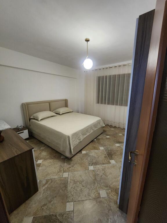 APARTAMENT 2+1 PER QERA PRANE STADIUMIT