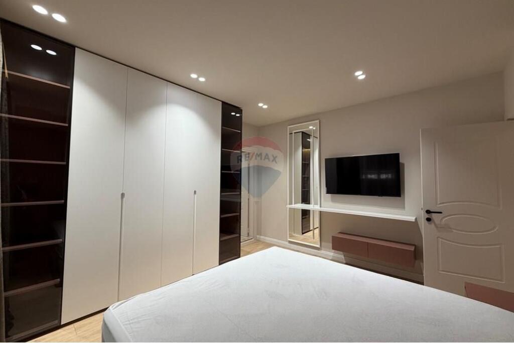 Apartment For Rent 3+1+2  Tirana Lake, Tirana