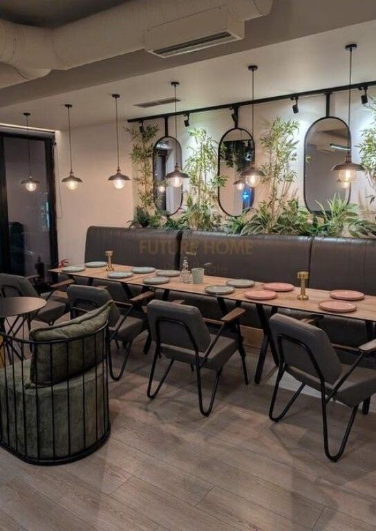 Shitet, Biznes Bar Lounge, prane Pallatit me Shigjeta, Tirane