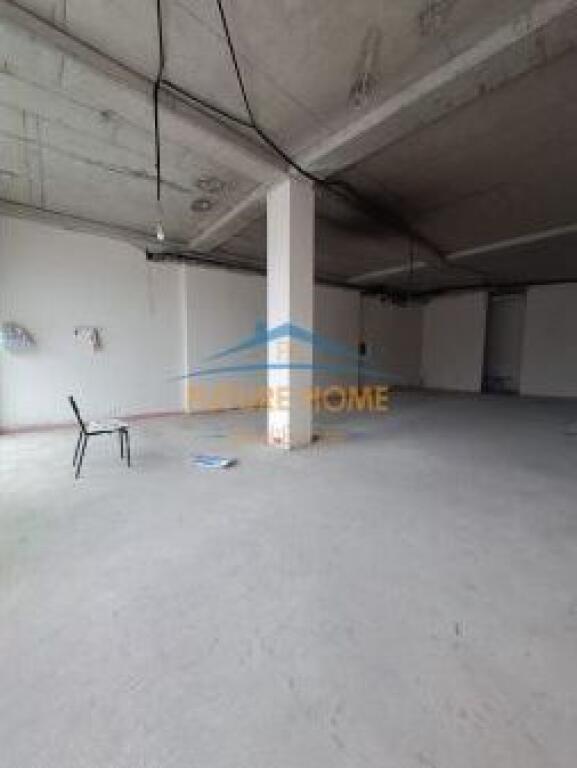 In Vendita, Locale Commerciale, Lake View Residence