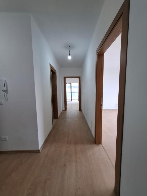 5 Maji Shitet Apartament 2+1+2