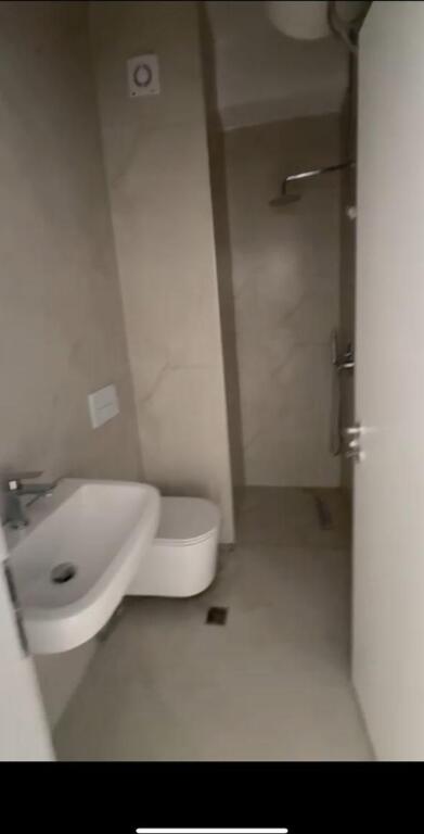 Jepet me Qira Apartament 1+1, Pabanuar Më Parë - Mangalem