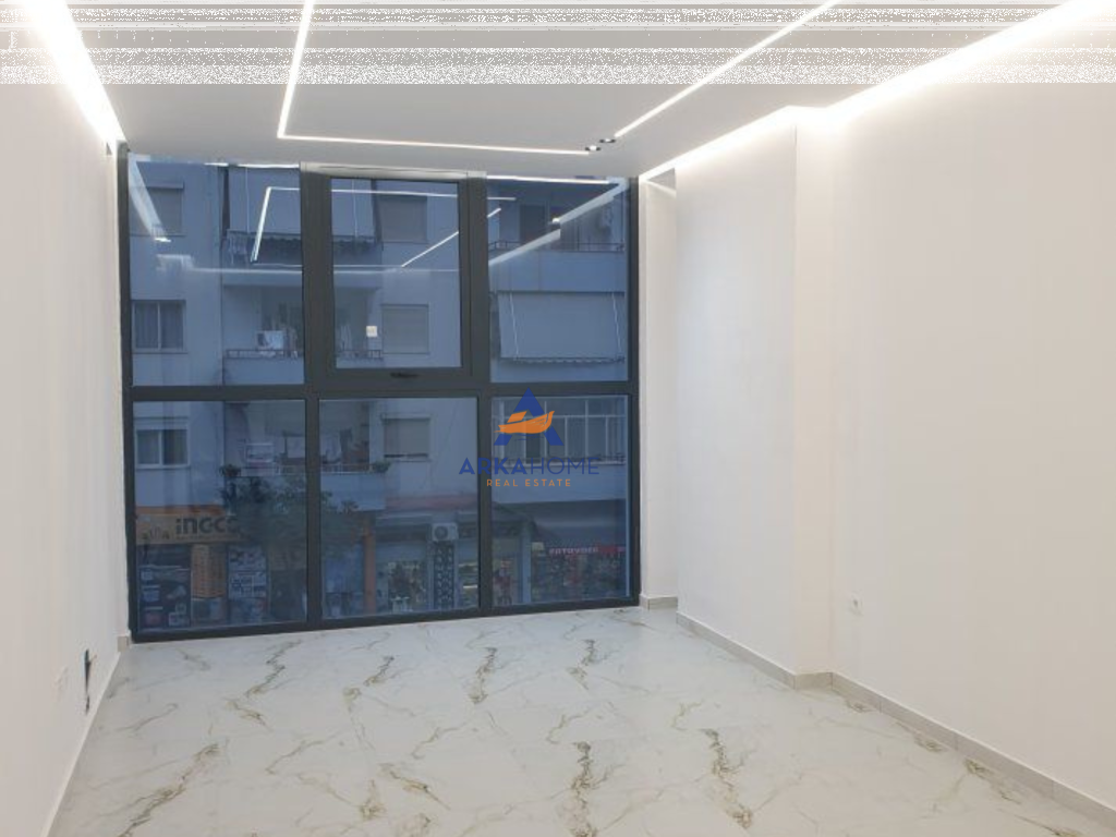 JEPET ME QIRA AMBIENT BIZNESI 74M2 "ASTIR " 800 EURO