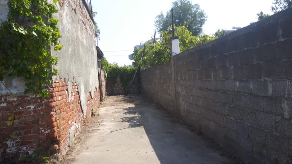 WAREHOUSE AND YARD FOR SALE, NEAR THE FORMER ZDRUKTHTARIA (old cemetery)
