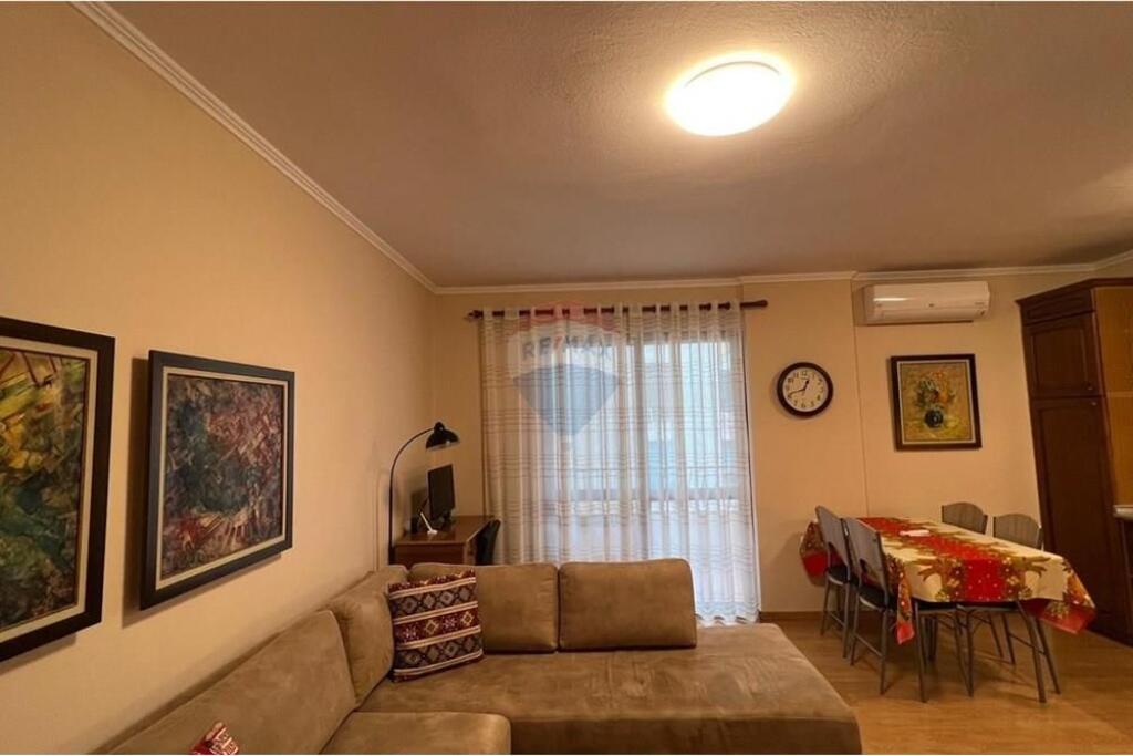 Apartment 1+1 for Rent at Pazari i Ri