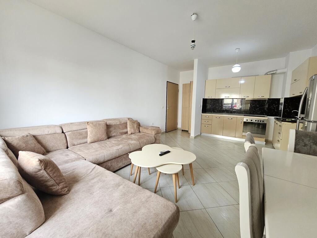 Jepet me Qera: 2+1+2wc+2 ballkone 📍Fresku  (pranë Bunk arti) - Kt.2 - 45,000 Lek - Sp.95m² - pallati ri E mobiluar dhe shumë pranë stacionit të urbanit. - ideale per familje