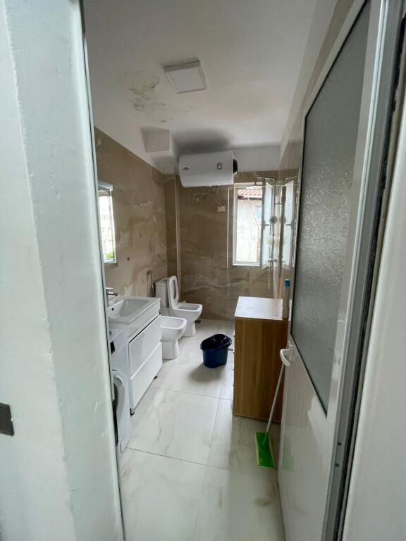 Super ap 1+1 tek rruga e durresit ( ambasada franceze )