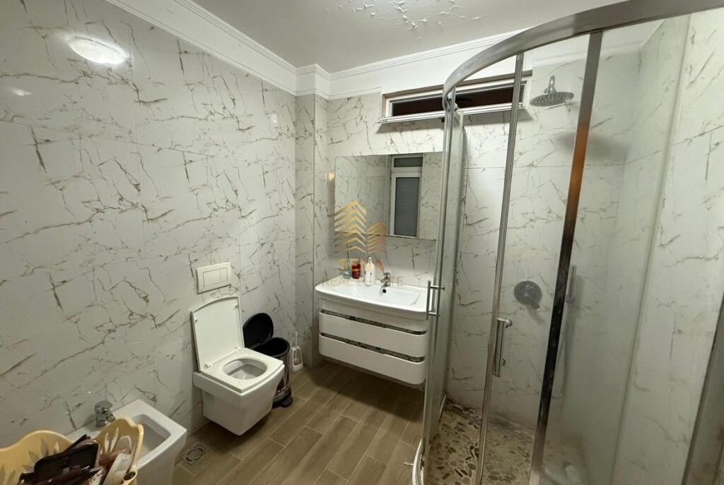 Shitet, Apartament 3+1+2+Blk, Porcelan – Pas UET, 185,000 Euro