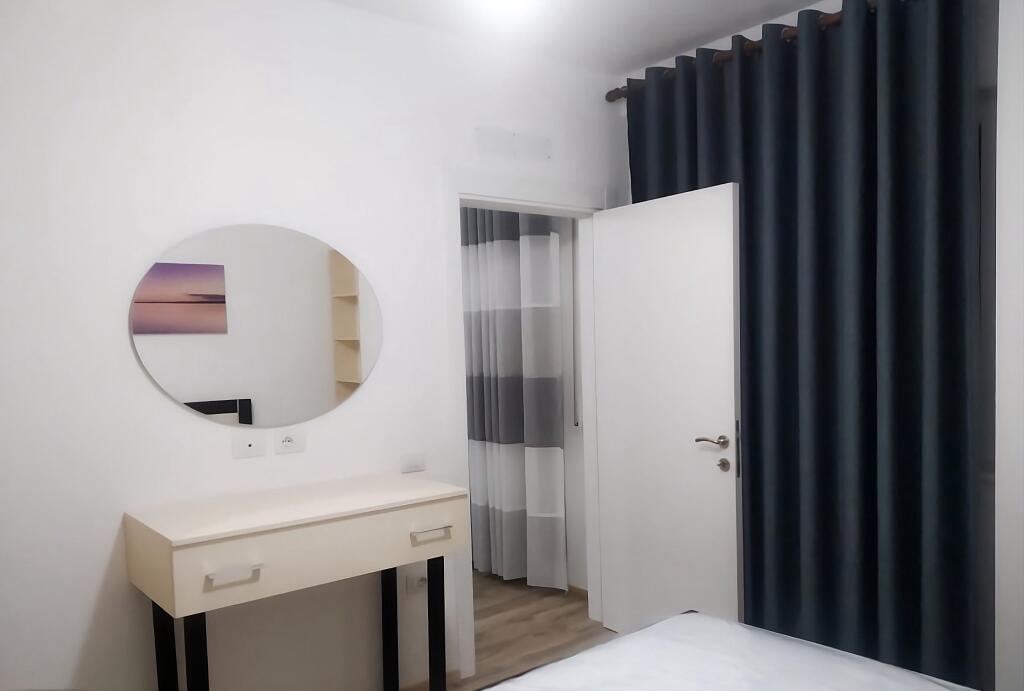 Perballe universitetit UNIZKM, laprake jepet me qera 1+1 (50,000 leke)
