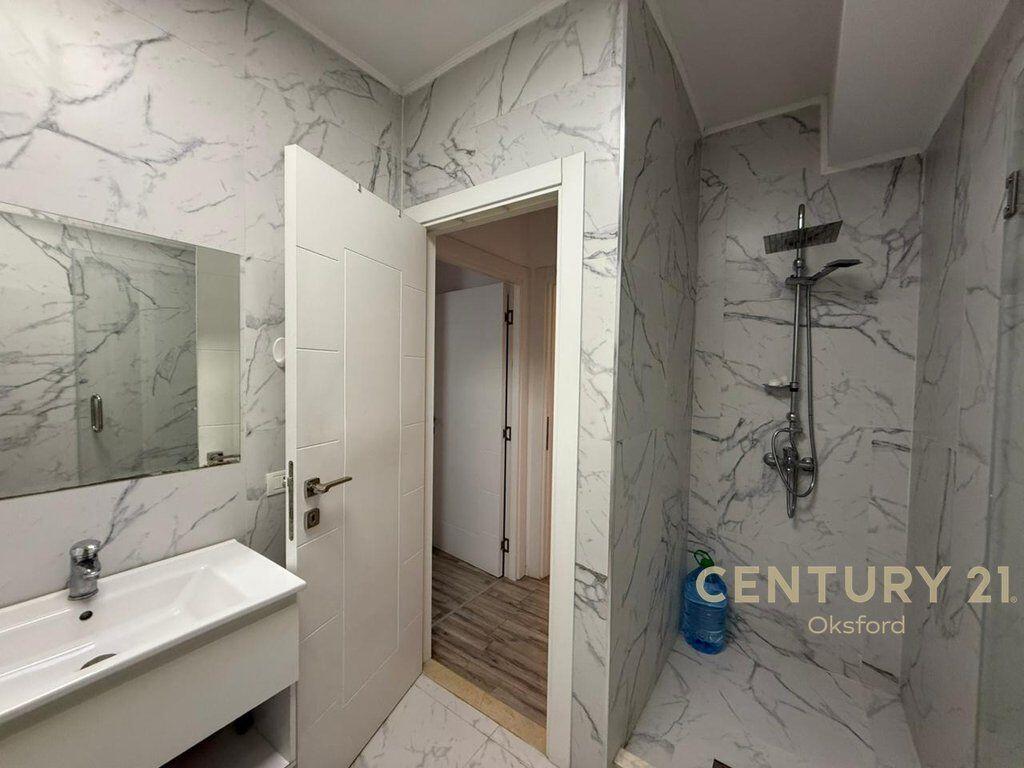 Jepet me qira apartament 1+1 në zonën e Komunës së Parisit.