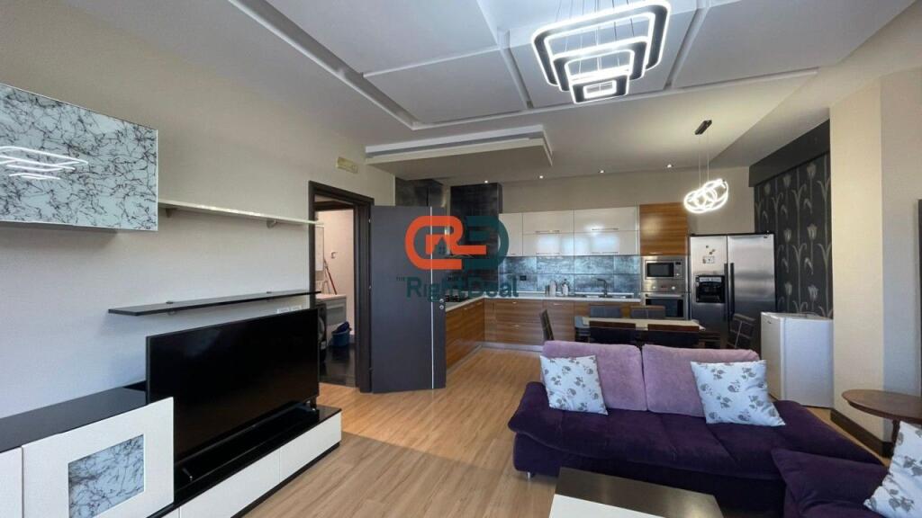 Ne Astir, Shitet Apartament 2+1 Me Hapesira Te Bollshme!