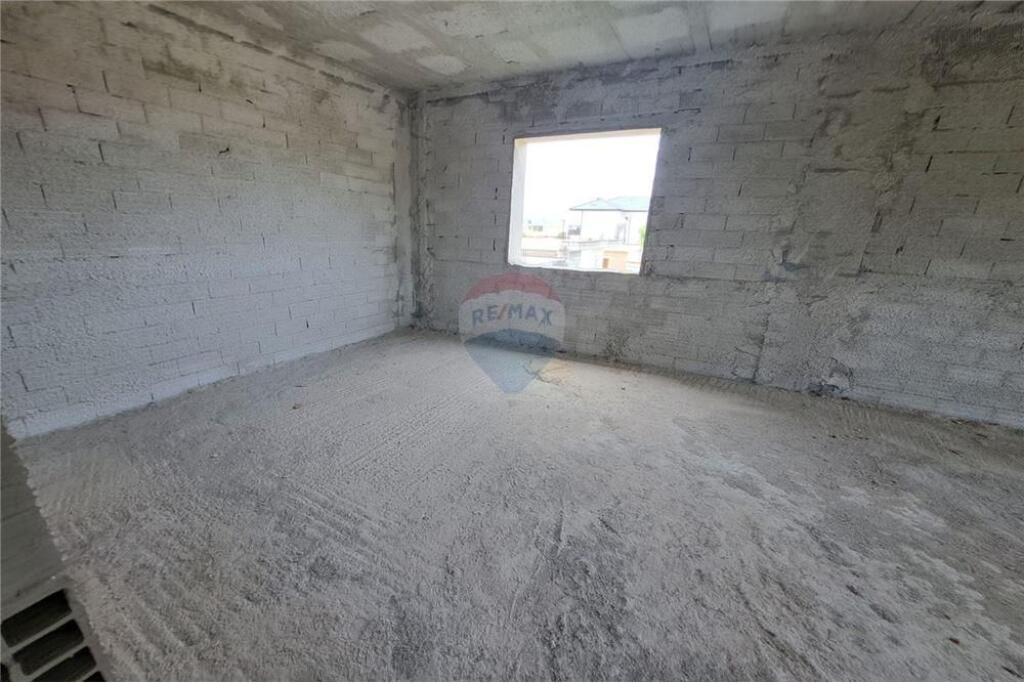 3-storey building, Vlore