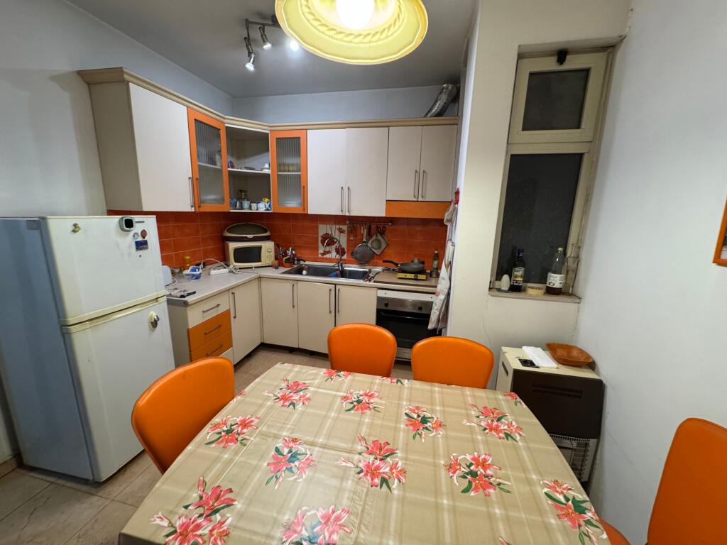 Apartment 2+1+2 for rent – Myslym Shyr  Apartment 2+1+2 for rent, 4th floor, in a building with elevator. Located in the Myslym Shyr area, opposite the Police Directorate.  💶 Price: 600 € (non-negotiable)