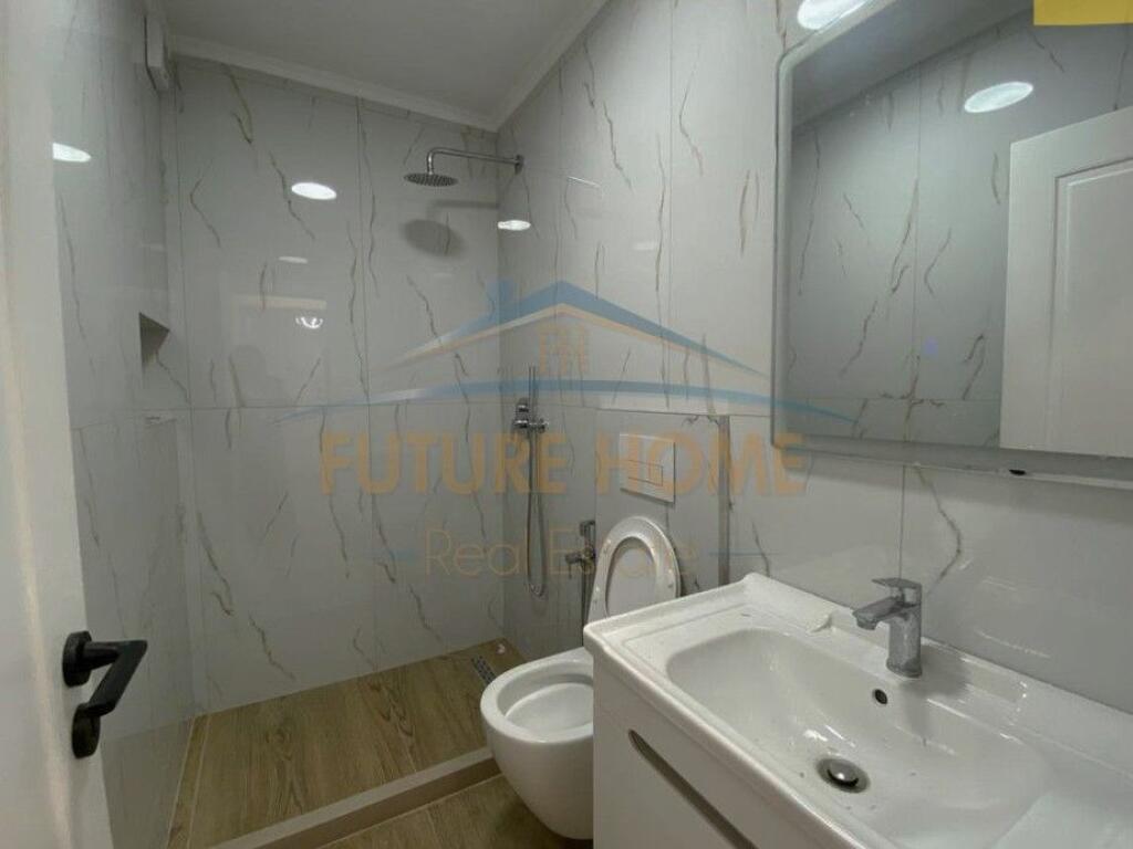 Shitet, Apartament 2+1, 21 Dhjetori