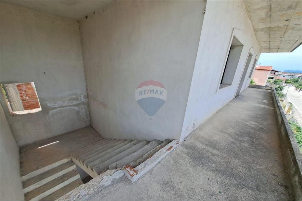 3-storey building, Vlore