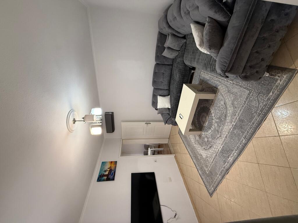 Jepet vile 2 katshe me qera