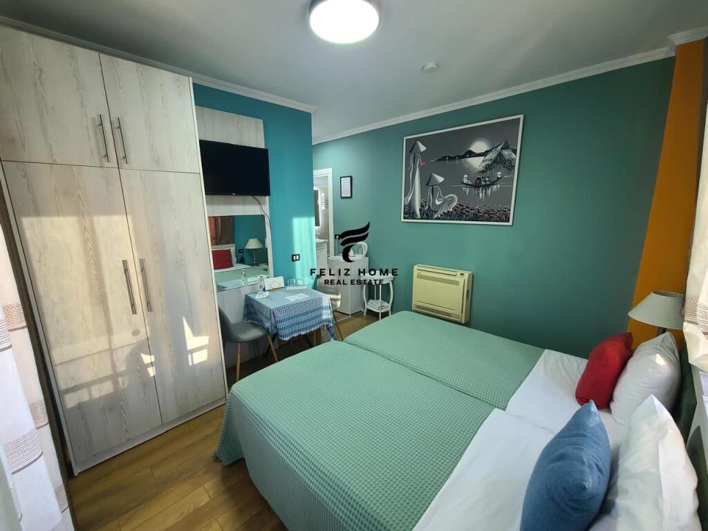 JEPEN ME QERA 7 GARSONIERE RRUGA E KAVAJES 3.600 EURO