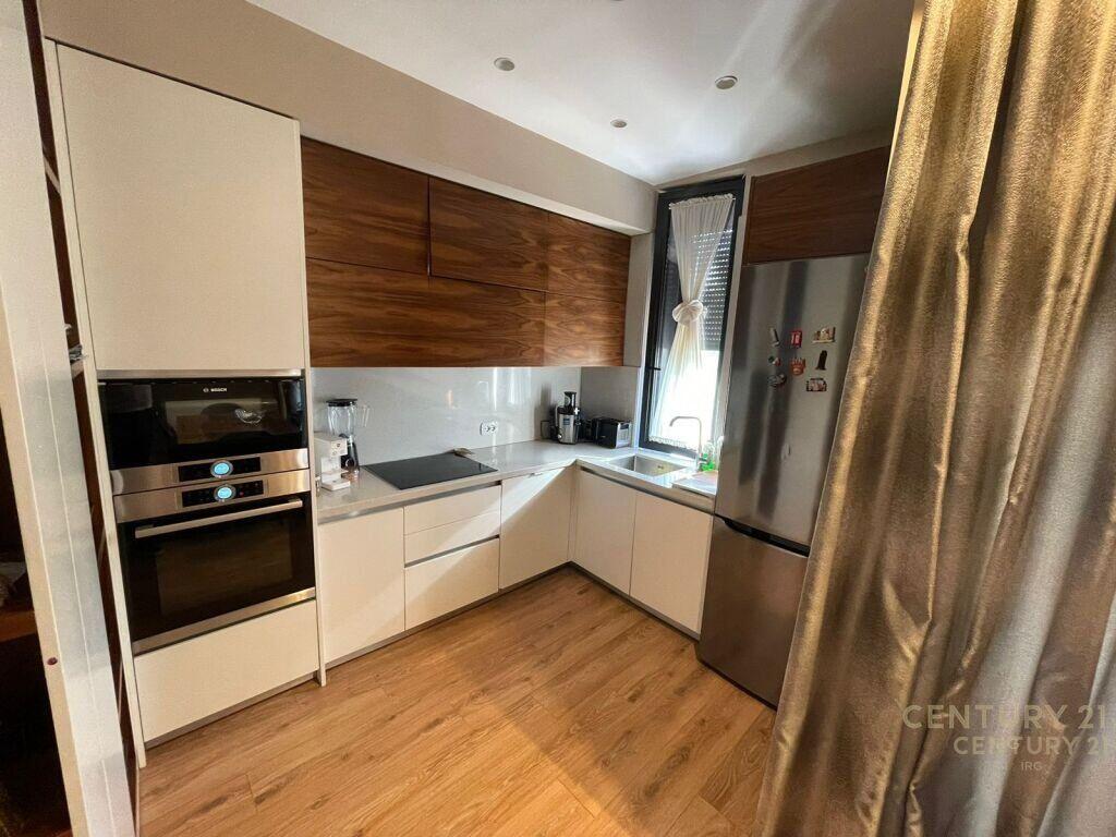 Apartment 3+1+2 for sale in Park Gate Residence, Elbasan Street