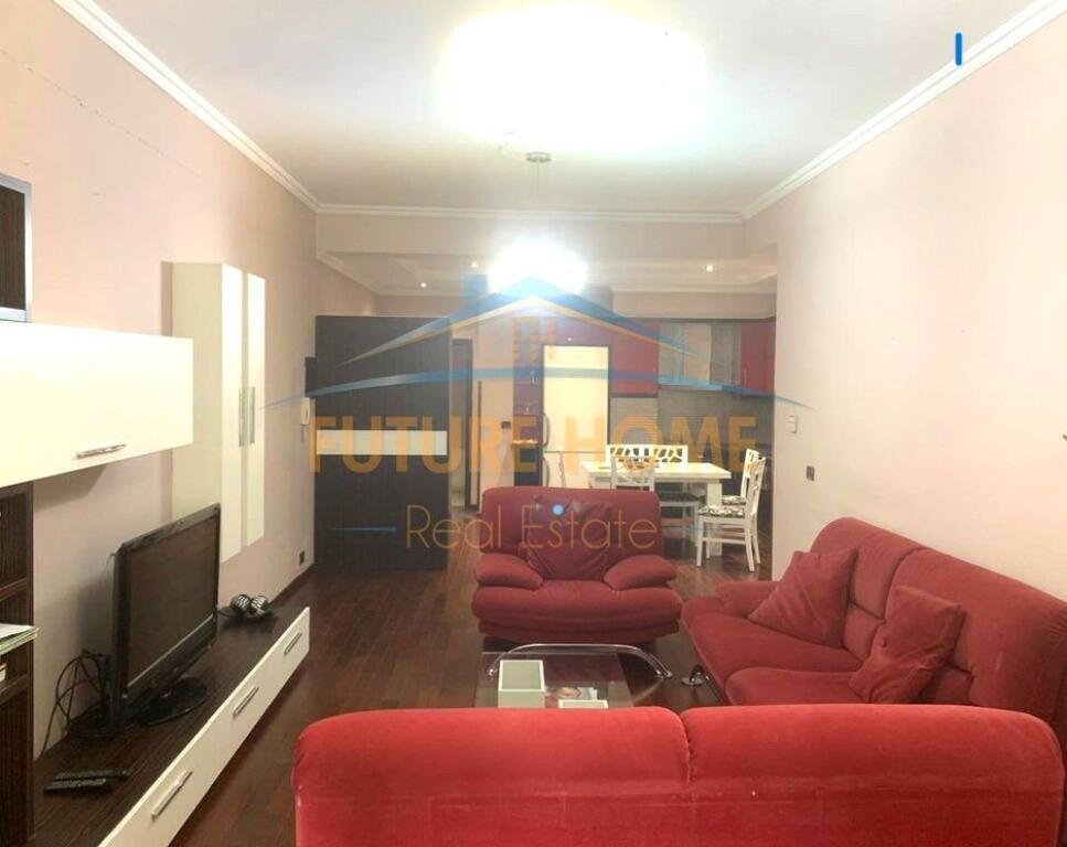 Shitet, Apartament 2+1+2+Post Parkimi, Rruga Marko Bocari