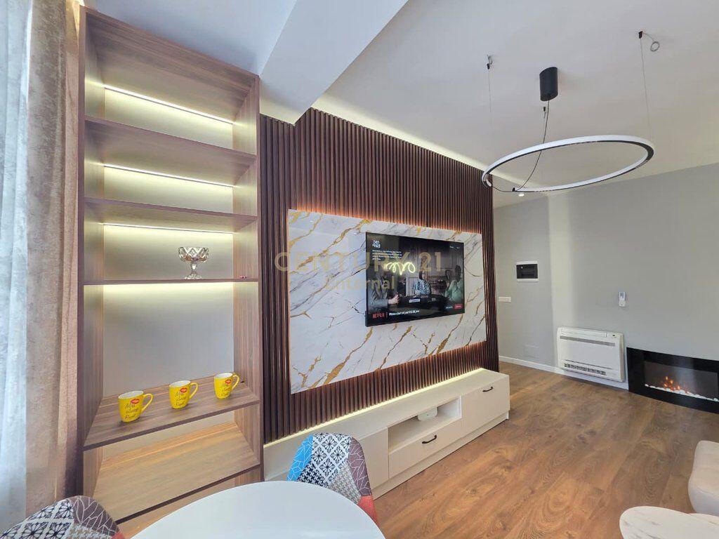 Appartamento 2+1 in affitto nella zona di Juridiku, vicino all'ex Blloku.