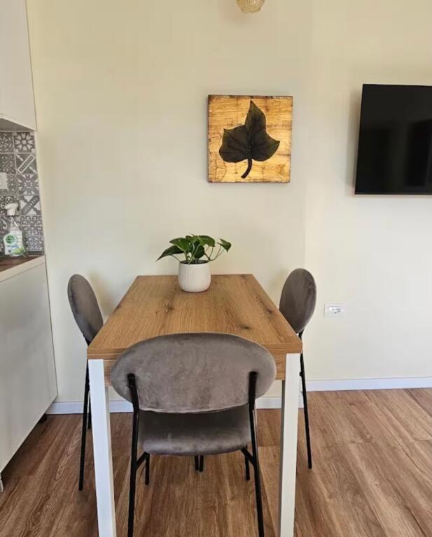 Jepet Me Qera Apartament 1+1+1 Ballkon