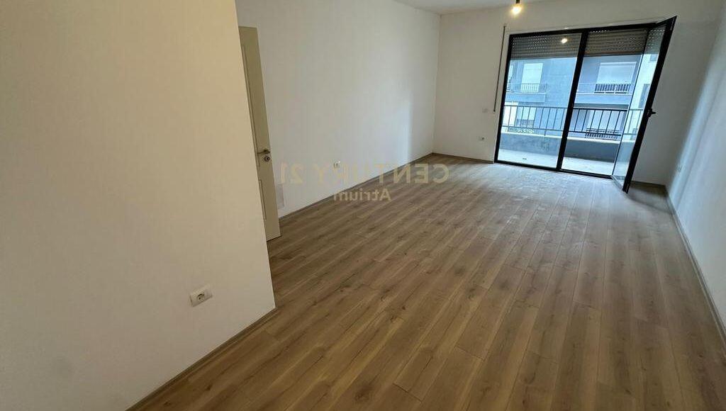 FOR SALE APARTMENT 2 + 1 + 2 + PARKING SPACE IN THE KINOSTUDIOS AREA