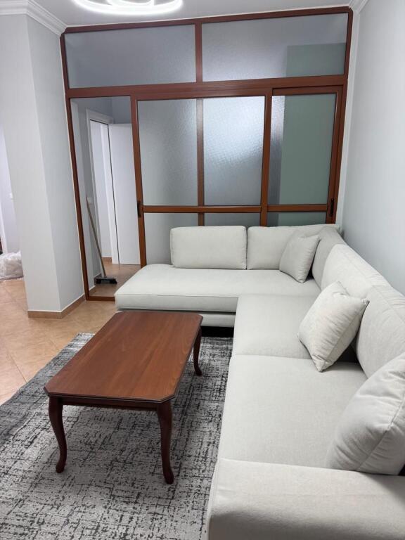 2+1 apartment for rent on Kavajes Street!